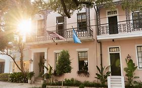 Garden District Hotel